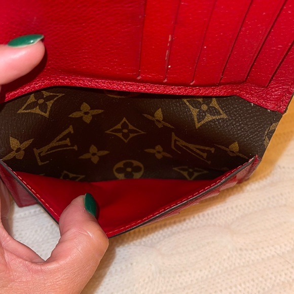 Louis Vuitton Wallet - Picture 7 of 17
